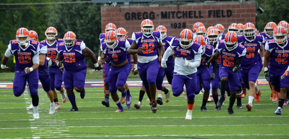 Can’t wait to get to work <a href="/MovalFootball/">MVC_Football</a> in the spring🙏 Time to move on to my next home🟧🟪 #newbeginnings @jarodjones61 <a href="/ConnorDuganATH/">Connor Dugan</a> <a href="/CoachPaulTroth/">Coach Paul Troth</a> <a href="/NAIAFBALL/">NAIAFBALL</a> <a href="/MVCAthletics/">MVC Athletics</a>