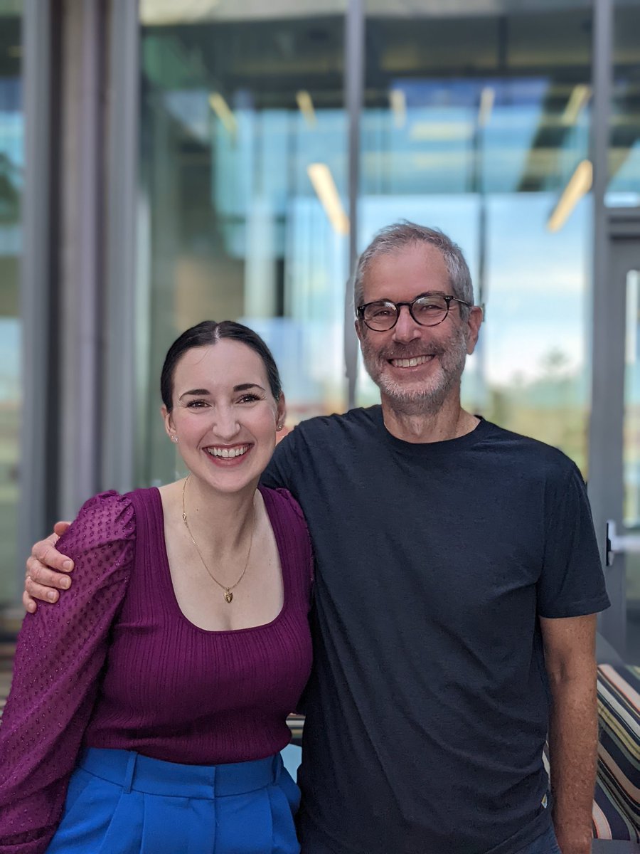 borovik_lab's tweet image. Congratulations to our newest graduate, Dr. Meghen Goulet!!! 🥂🎉 #CobaltQueen #PhDone