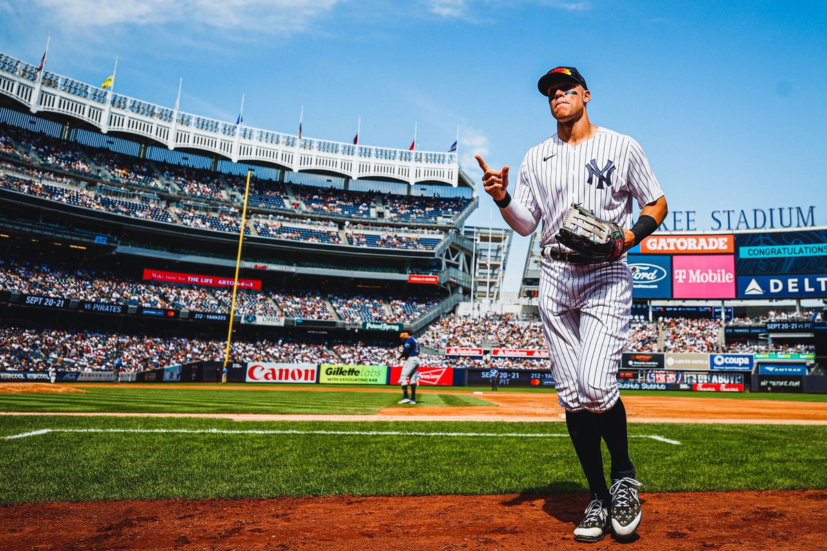 DillonHen99's tweet photo. THERE GOES THAT MAN. AARON JUDGE. MVP. #Yankees #AllRise https://t.co/46uTe63LAN