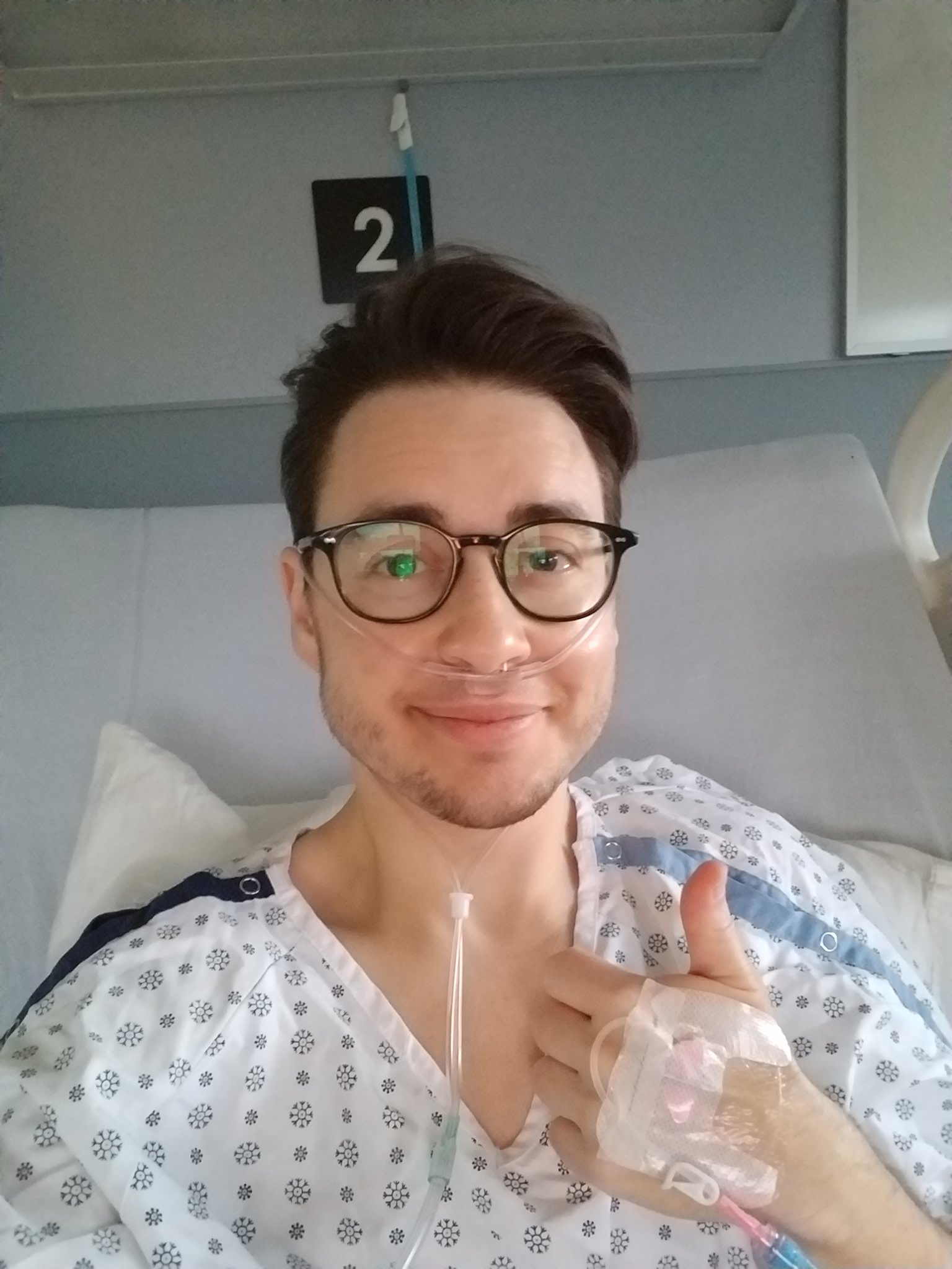 The Tweedy Mutant ♿🏳️⚧️🏳️🌈 on Twitter "Guess who has two thumbs and