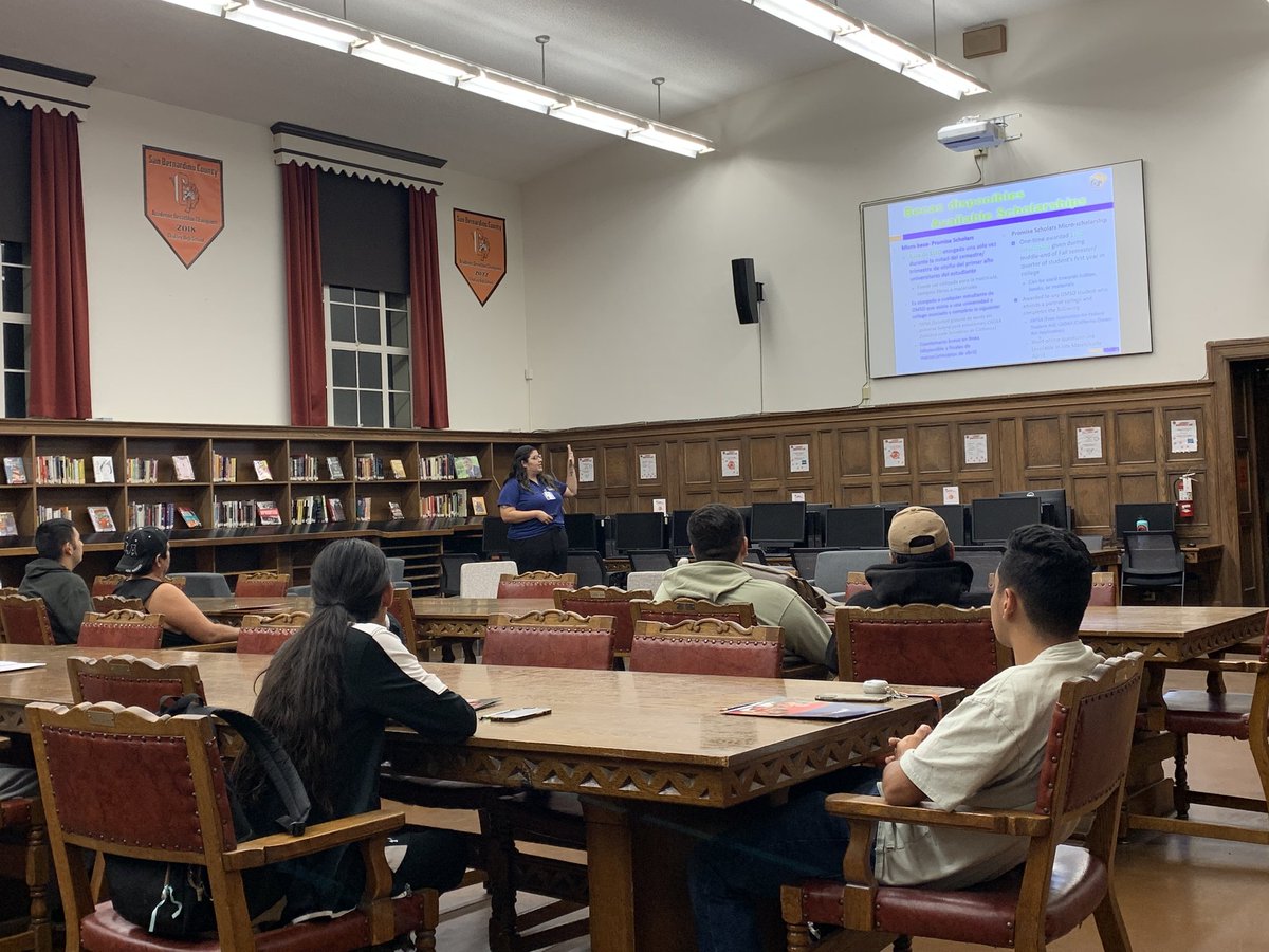 OntMontPS's tweet photo. We had such a great time helping Tigers with their financial aid applications last night! Thanks so much for having us @ChaffeyHSTigers! #Here4Students #AllInForFinancialAid #Cash4College @GIA_Together @IE_Cash4College https://t.co/ZzsT1t1Cvh