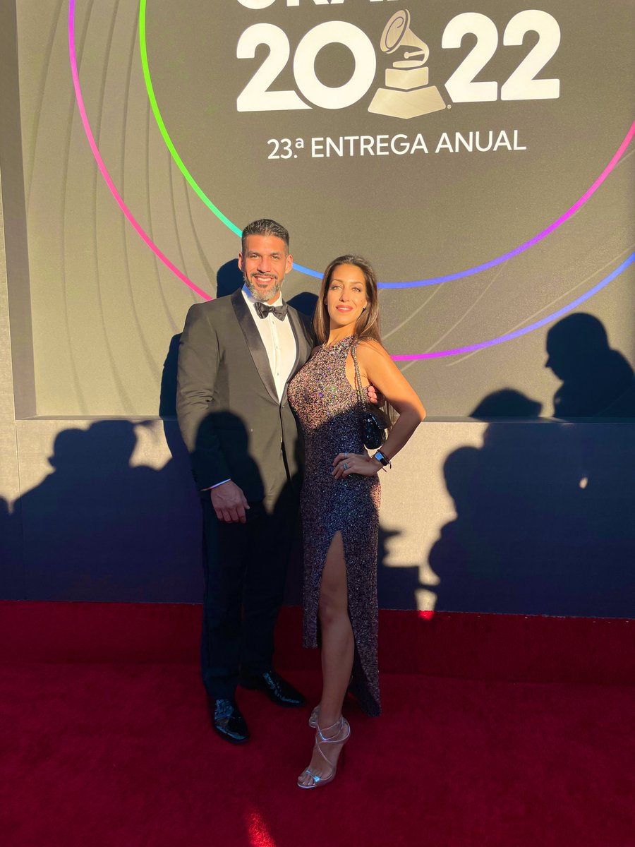 jimmylopezmusic's tweet photo. Thankful to life and music for its blessings. Being nominated was an honor. The trophy won’t be coming with us, but we’ll head home full of pride and gratitude. Thank you, @LeticiaMoreno_v, for being the most wonderful partner on this “Aurora” adventure, which is far from over. https://t.co/dlSHTXU7yU