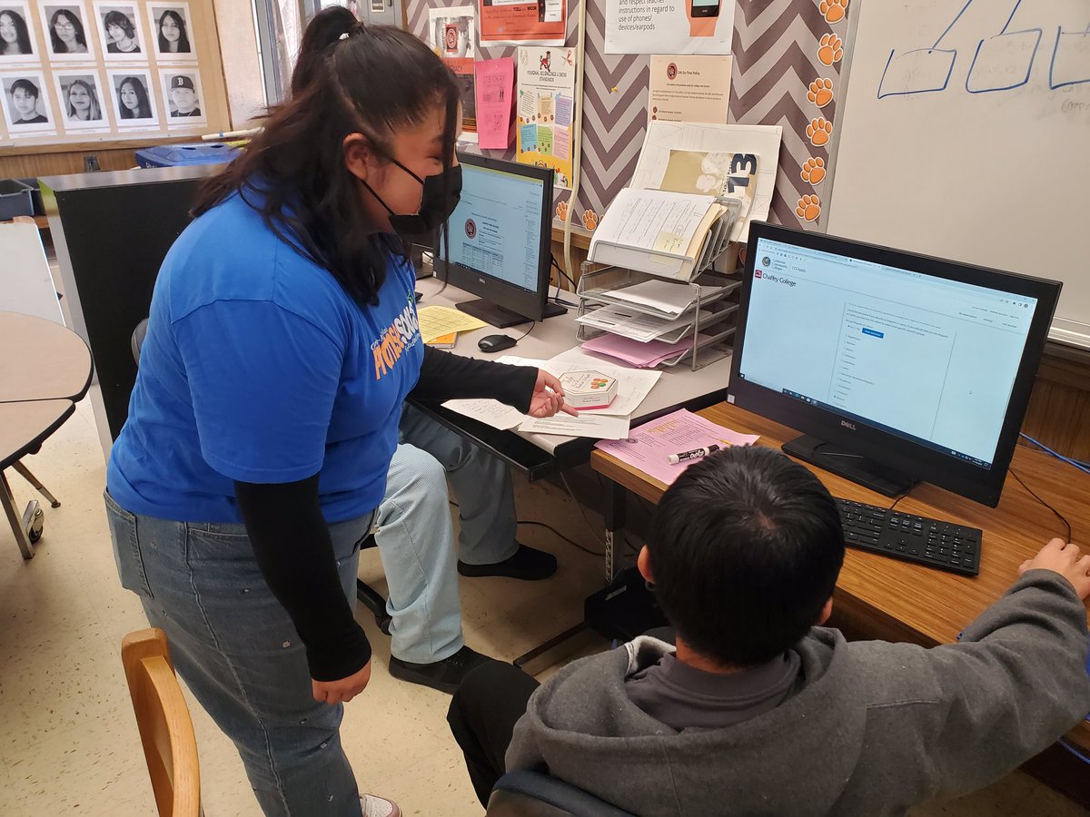 OntMontPS's tweet photo. Thanks so much to @ChaffeyHSTigers teacher Mr. Luna for inviting us to support his students in their financial aid and college applications! #AllInForFinancialAid #CollegeIs4Me https://t.co/ETXUcoQOvD