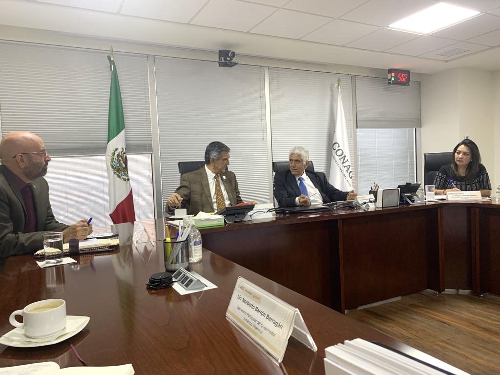 Hoy me reuní con el Ing. <a href="/GermanMSantoyo/">Germán A. Martínez Santoyo</a>, Director General de la CNA, donde se acordó garantizar el trasvaso del agua, garantizando el riego a los productores del Distrito 026, sin restricciones. La semana próxima se hará una declaración conjunta con el gobierno de NL.