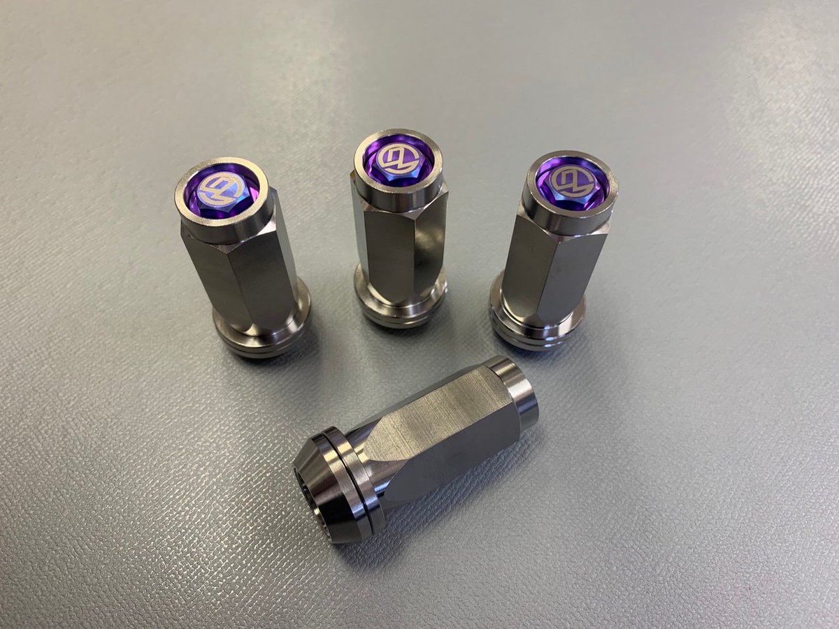 DoLuckRS's tweet photo. 新商品のチタンホイールナット発売です!
新しいホイールナットはフローティングナットになっており緩み止めとして作用します!
重量はナット単体31.5gと軽量!
【https://t.co/f0pL5WOOXo】
#チタンホイールナット #ホイールナット #チタン
#doluck https://t.co/PY8EASGIYL