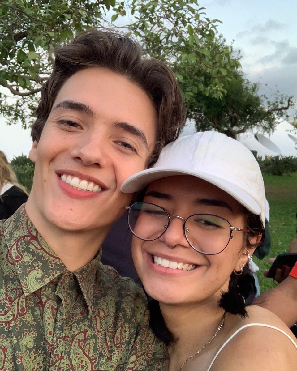 jcobnoah's tweet photo. @NoahUrrea love you with all my heart https://t.co/jRIpAB3qwJ