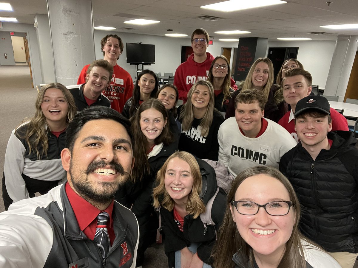 Running our <a href="/Unl_CoJMC/">UNL CoJMC</a> Connections event like PROS!! Great night connecting future #Huskers to our Faculty, Alumni &amp; Ambassadors!