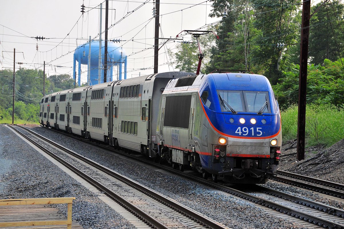 RAILMag's tweet photo. If Twitter does go down permanently (I doubt it won't be resuscitated), consider that the much-maligned HHP-8 will span the entirety of Twitter's existence... https://t.co/ltYloFmTCi