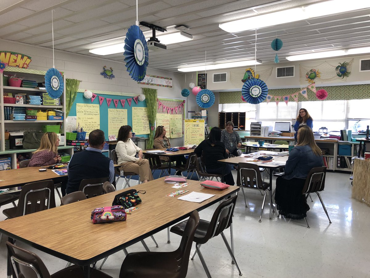 vandygriffs331's tweet photo. We are pawsitively excited about rolling out the new Seaford PBIS matrix featuring our bulldog SPIKE. Thank you PBIS committee for your presentations. @YCSD @SESBulldog https://t.co/Uu3TPpEVrX