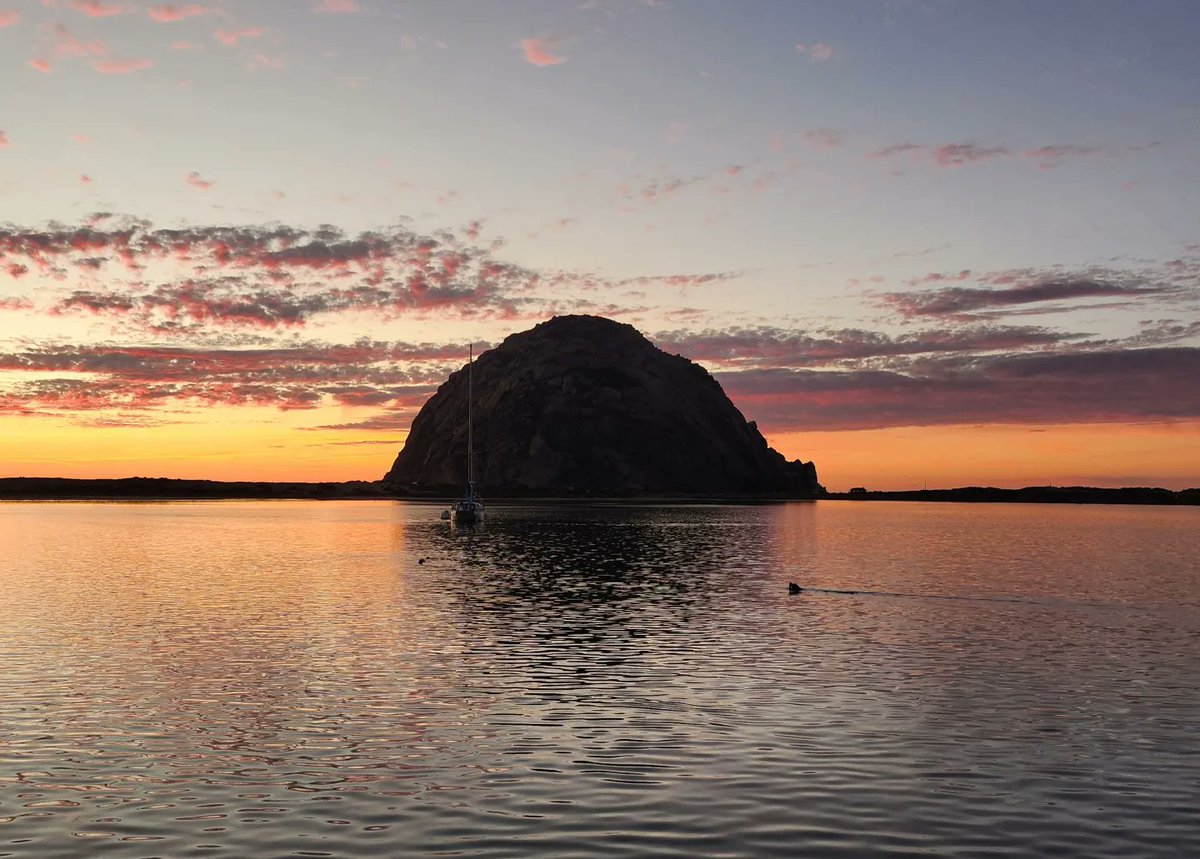 Morro Rock gave gorgeous #sunset tonight. #sailing