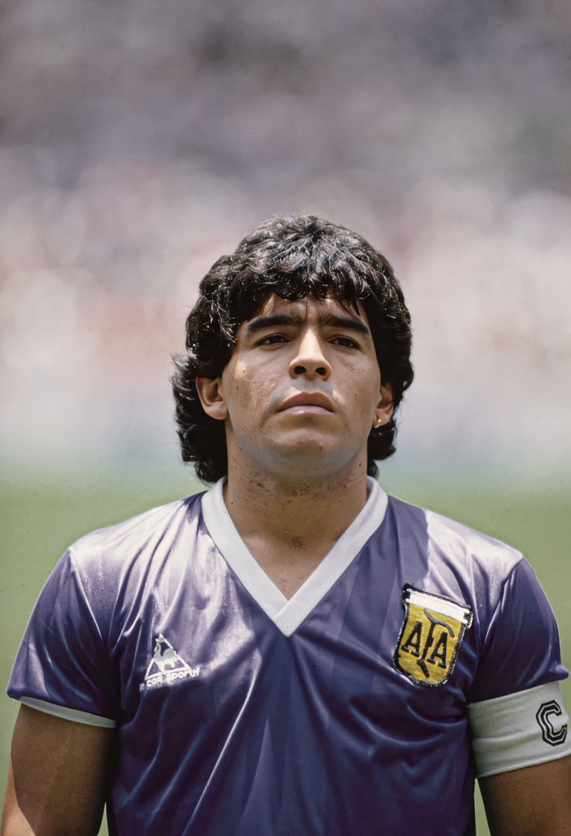 Mejor foto que tengas de Diego Maradona 

Abro hilo.