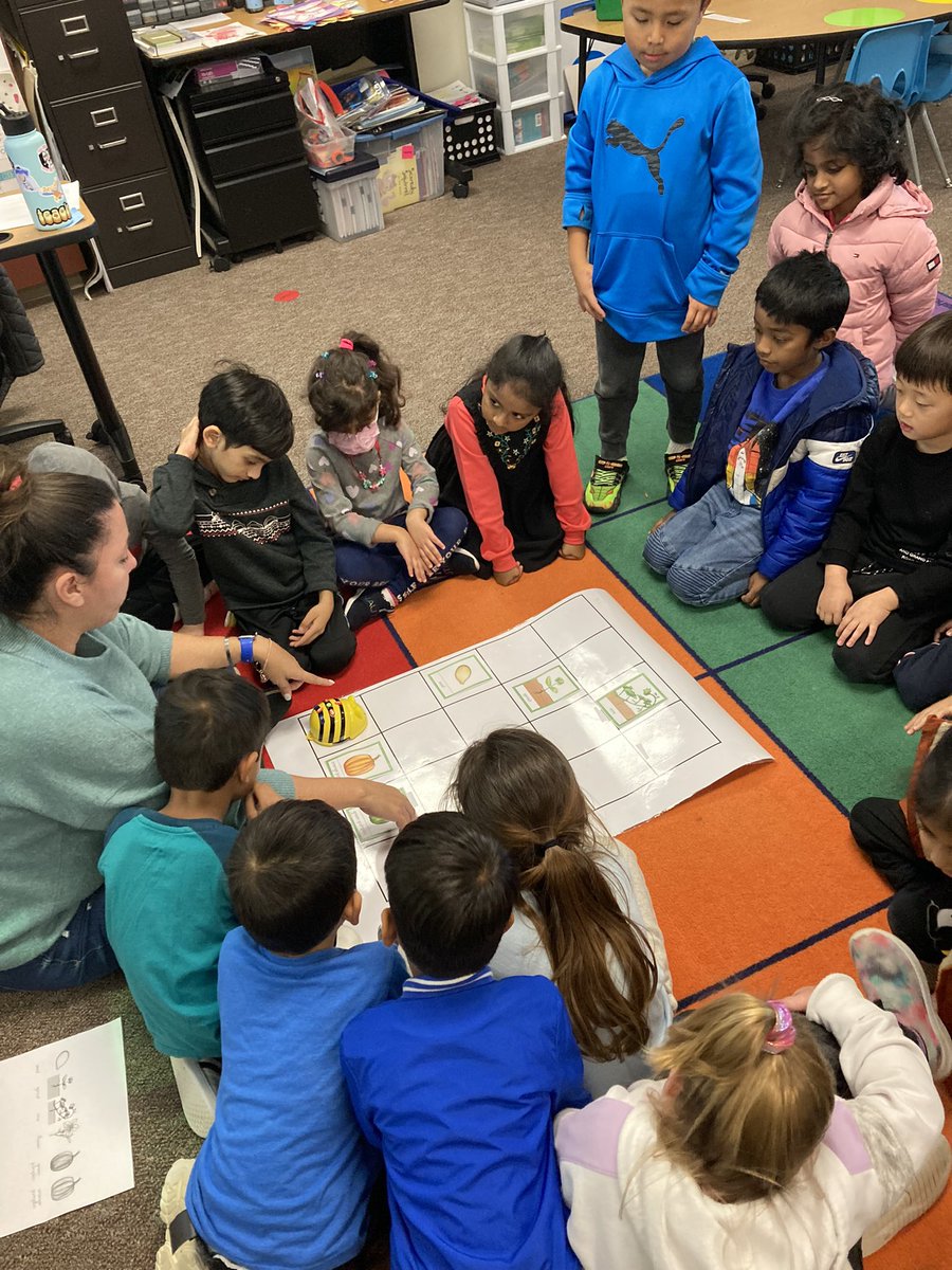 MsLKoenning's tweet photo. We became beebot experts!! #welovecoding 🐝🤖 @TechieCoach303 https://t.co/jwyyxVdKul