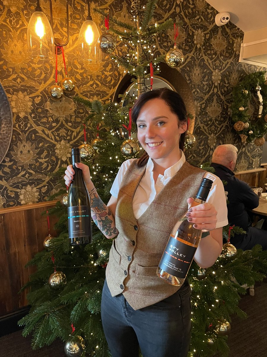 JWLeesHuntsman's tweet image. It’s day 2 of our #adventcalendargiveaway! Retweet this post &amp;amp; head over to our Facebook/Insta pages for how to win 2 bottles of New Zealand’s finest #SpyValley wine! You’ve got to be in it to win it!🤞🎉
#jwleesbrewery #holmfirth #holmevalley #Huddersfield #kirklees #yorkshire
