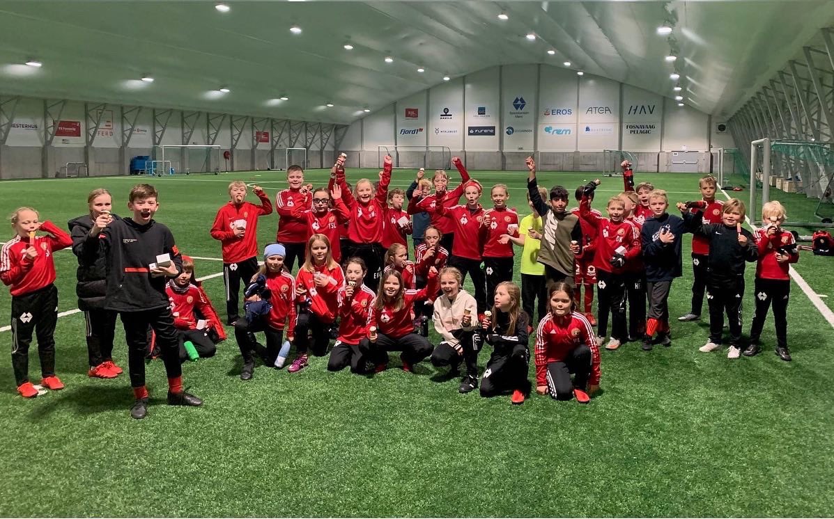 I dag arrangerte vi juleturnering for HAV Akademi barn som ei avslutning på fotballåret.⚽️
Vi vil takke for eit kjekt år i lag med denne ivrige og sprudlande gjengen, og ønsker dei alle ei god førjulstid😀🎄