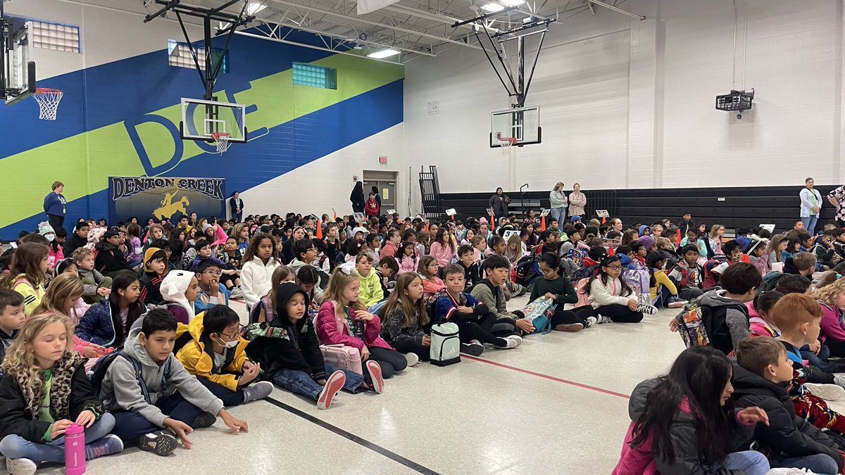 Friday early treat for @DCEtrailblazers the CHS Madrigals delighted us with their beautiful voices!!
