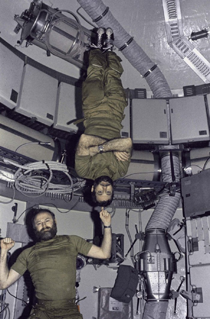 lfarrec's tweet photo. Skylab:
Primera estación espacial estadounidense que orbitó alrededor de la Tierra de 1973 a 1979 y fue visitada por astronautas en tres ocasiones durante sus dos primeros años de servicio. La primera tripulación realizó tareas de reparación profundas y permaneció 28. https://t.co/ATSmHBazlI