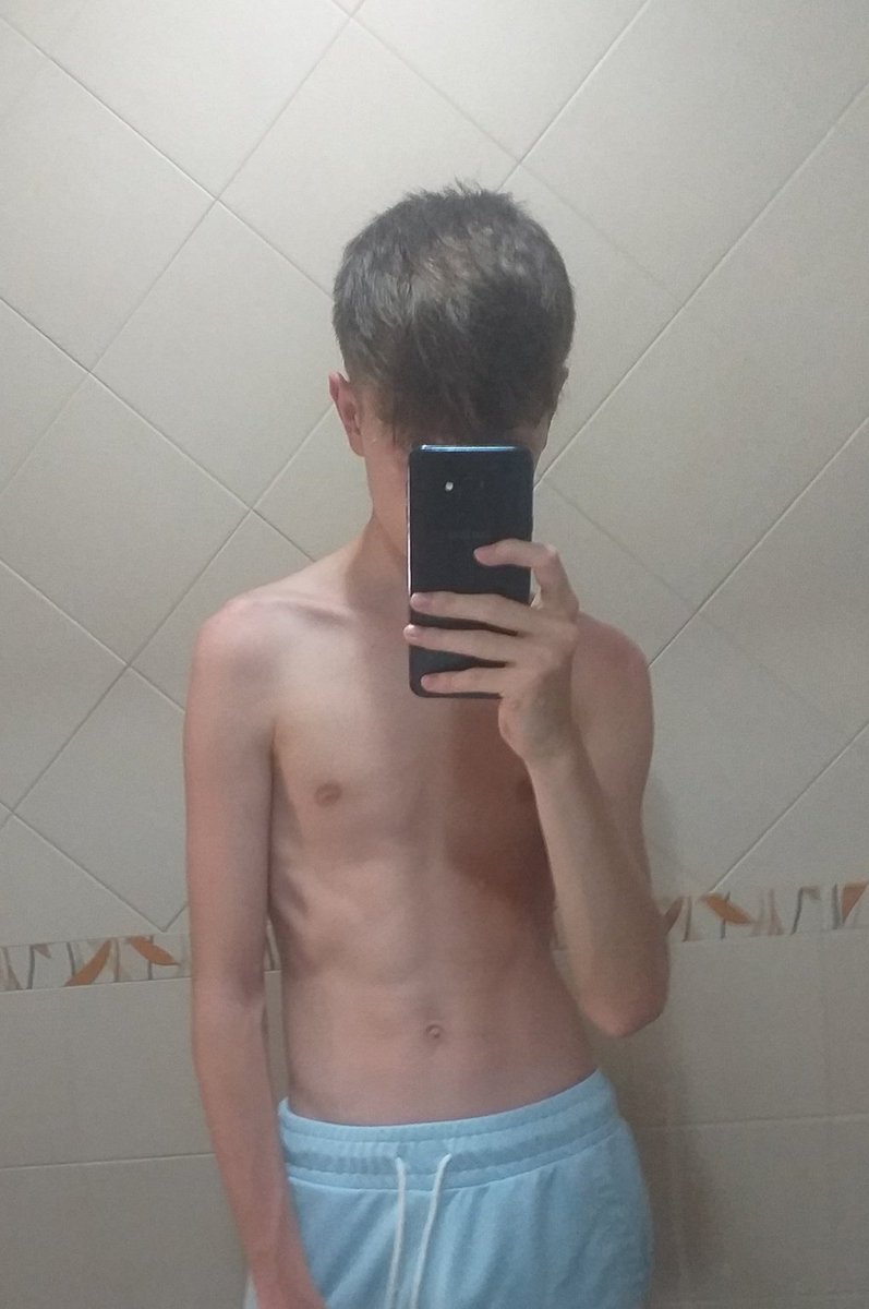 LaKroFN's tweet photo. cambio fisico de 43kg a 60kg, podria decir que lo consegui pero aqui no se para 💪 https://t.co/Hr9F7jyizV