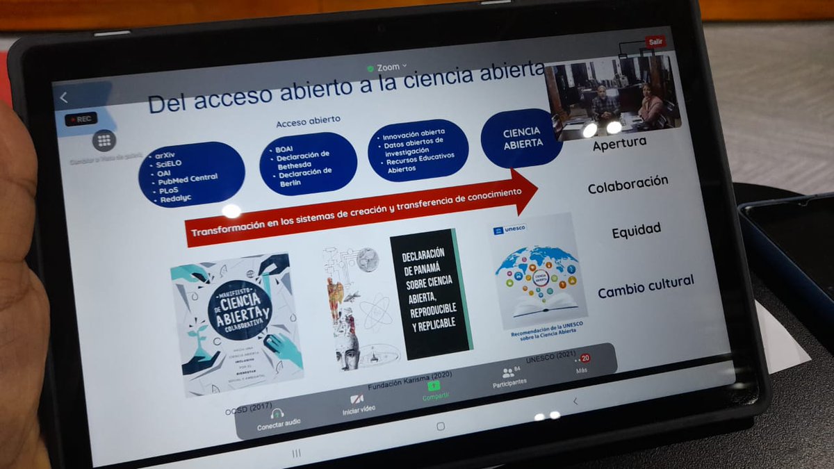 HelenHasbun's tweet photo. Ahora el doctor Ricardo Casate Fernández expone sobre la importancia de una gestión de #AccesoAbierto y Ciencia Abierta desde las universidades. Seguimos en congreso #Educomunicación #AlfabetizaciónMediática @intecrd @UNED @RDUnesco @SMEMIU_UNED @MESCYTRD https://t.co/GHMSHwYLAo