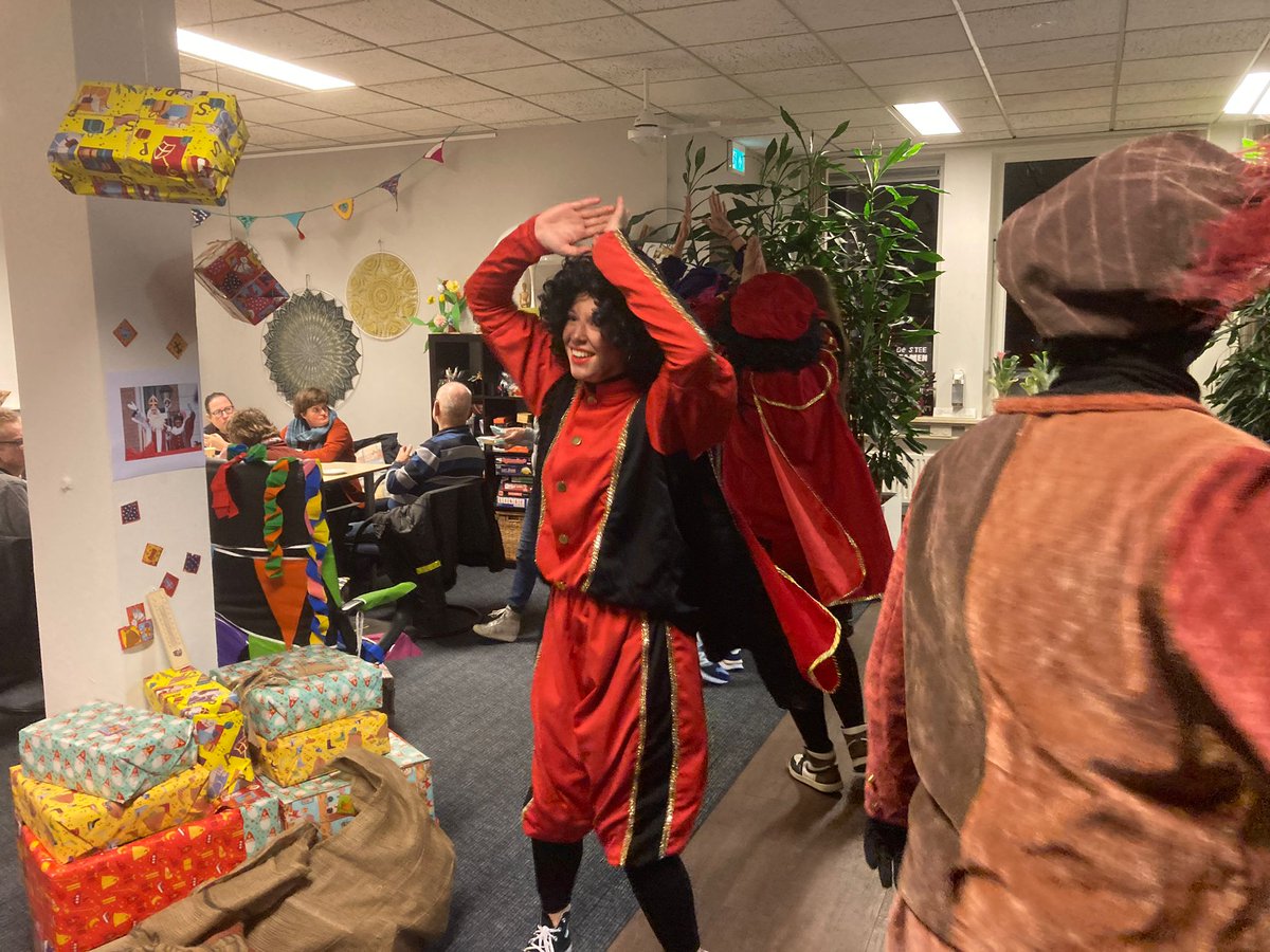 b2gveluwe's tweet photo. Sinterklaas avond Better2gether 2022! https://t.co/8xUlCZJs0n
