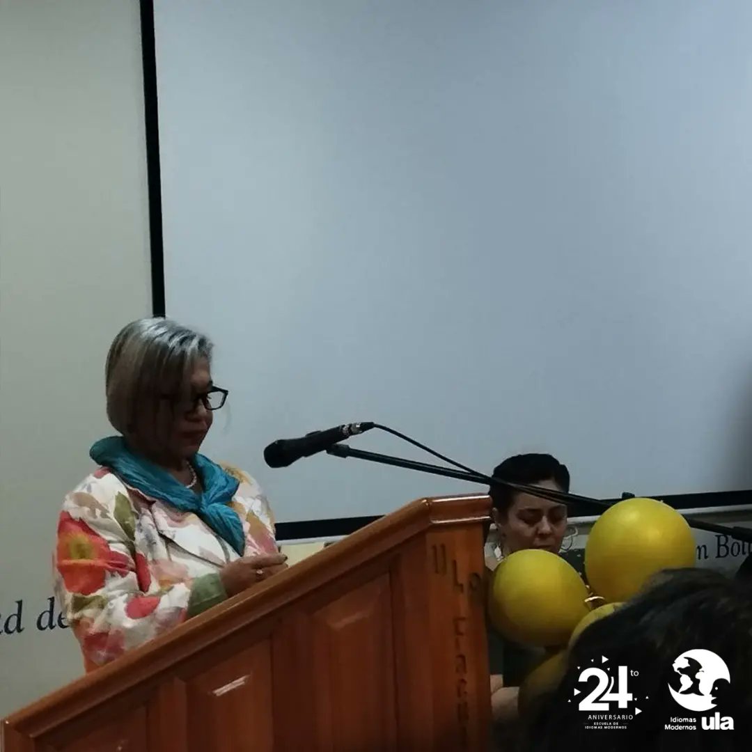 📢𝗘𝗻 𝗻𝗼𝗺𝗯𝗿𝗲 𝗱𝗲 𝗹𝗮 𝗘𝘀𝗰𝘂𝗲𝗹𝗮,𝗹𝗲𝘀 𝗱𝗮𝗺𝗼𝘀 𝗹𝗮 𝗺𝗮́𝘀 𝗰𝗼𝗿𝗱𝗶𝗮𝗹 𝗕𝗶𝗲𝗻𝘃𝗲𝗻𝗶𝗱𝗮🤗a los 𝗘𝘀𝘁𝘂𝗱𝗶𝗮𝗻𝘁𝗲𝘀 de nuevo ingreso para el 𝗽𝗲𝗿𝗶𝗼𝗱𝗼 𝗔-𝟮𝟬𝟮𝟯✨
🥳Es un placer para la escuela de Idiomas Modernos poder recibirlos✨¡Felicidades!