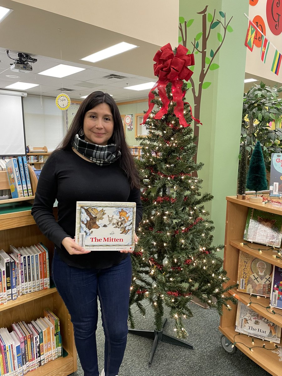 MrsG_bookworm's tweet photo. On the 2nd day before break…we had a read aloud from our reading specialist Mrs. Longoria! We are “crazy” about each of you and want to “wrap” you in warm wishes! @NISDMead @NISDLib ☃️🧤🧣 https://t.co/EsUV9oCfwj