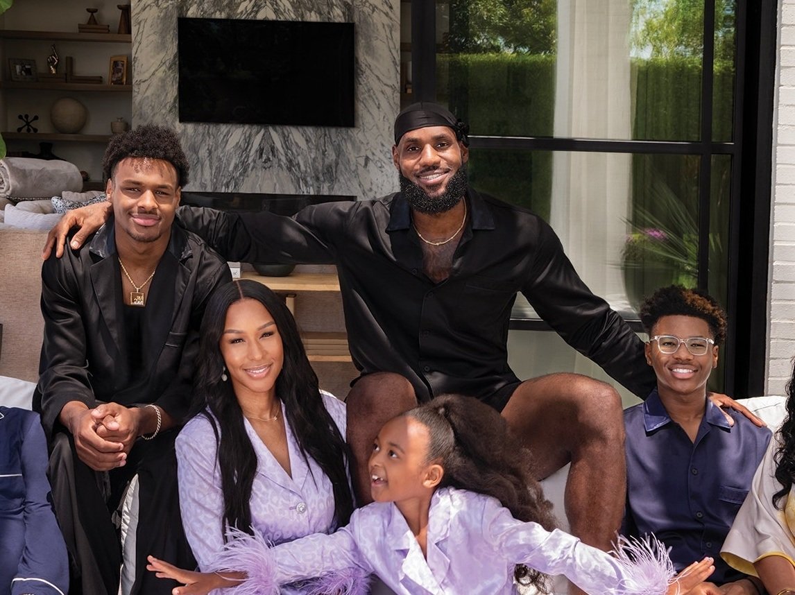 ProphetXHoops's tweet image. The only real family men left in the NBA