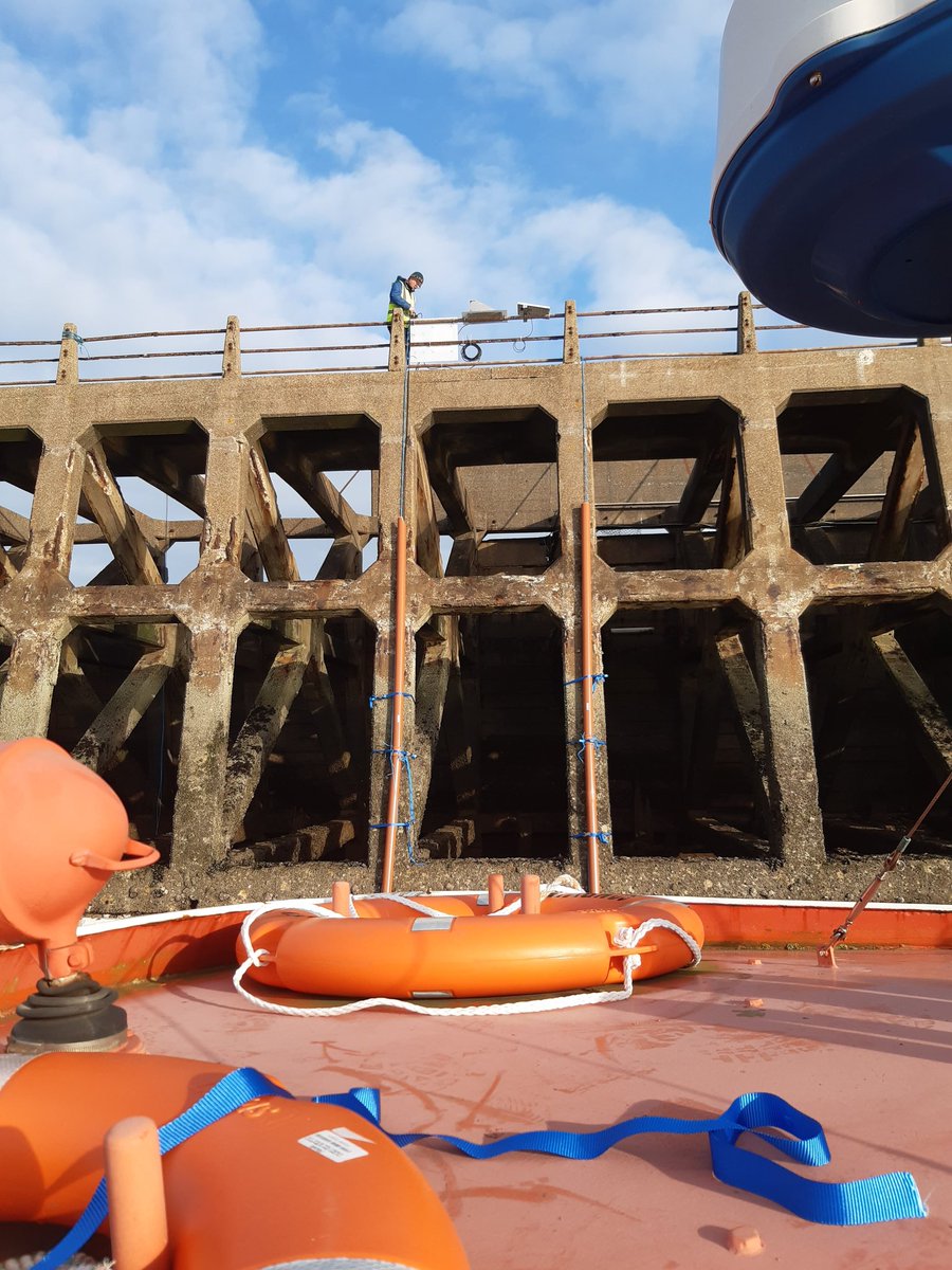 Final SOCORRO corrosion monitoring system installed at Newhaven Port with @heidimud and Pete Lyons. Many thanks to the port engineers and pilot boat crew. #SOCORROproject @Interreg2Seas @BrightonUniGeo