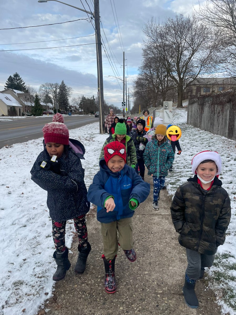 Ms. Kelloway 🍎 tweet media