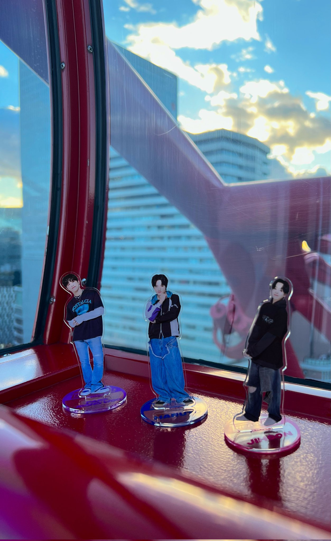 Fi-4QrKUoAAvw0U?format=jpg&name=large