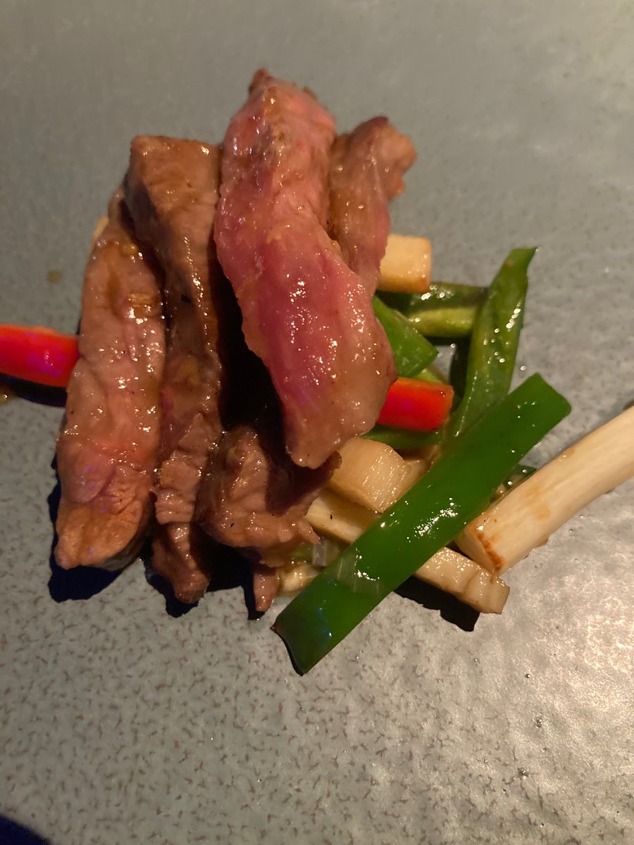 yusyabut's tweet photo. 今日はちょっとオシャレ���中華で乾杯（大阪堀江のブルー��♬）そのあとなんやかんやで終電逃して、ただいまタクシー車内なう😅笑 https://t.co/D5jsd9cuKM