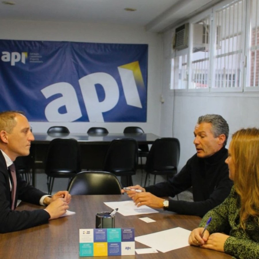 soniafiter's tweet image. Reunió aquest matí molt profitosa amb el Subdeleg del Govern de Lleida, en José Crespin Gómez, per crear noves sinèrgies i establir un marc de col.laboració entre ambdues institucions.

#apiLleida
#subdelegaciogovernlleida