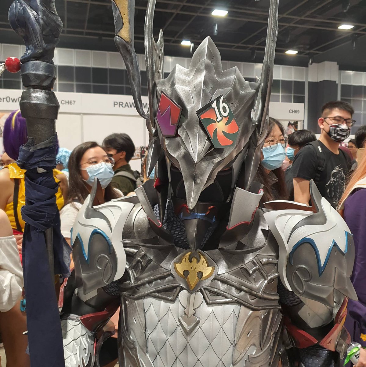 "I cosplayed a Dragoon at an event, my friend stuck debuff icons on me" by DaedalusTaiven
redd.it/zaog4i