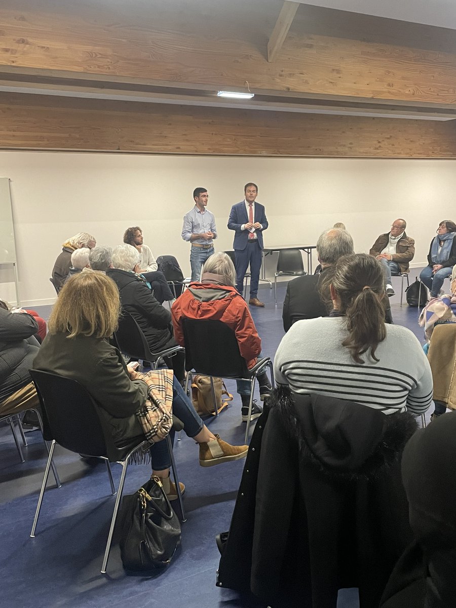 JCLarsonneur's tweet image. Les débats sur la liberté de choisir sa fin de vie ont été lancés hier en Finistère. 
De l'écoute, des échanges riches et humains qui nous permettent d'avancer dans nos réflexions à l'aune des expériences et des parcours de vie de chacune et chacun.