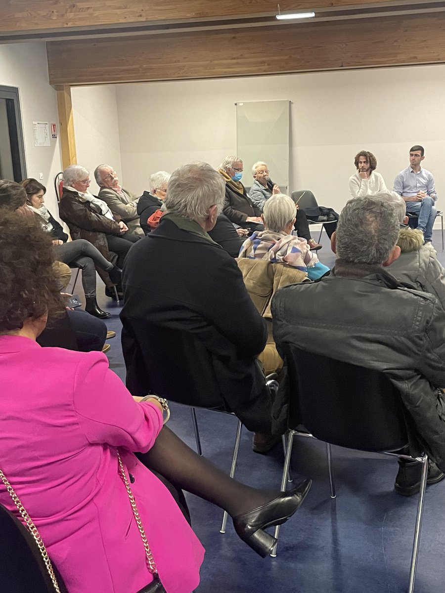 JCLarsonneur's tweet image. Les débats sur la liberté de choisir sa fin de vie ont été lancés hier en Finistère. 
De l'écoute, des échanges riches et humains qui nous permettent d'avancer dans nos réflexions à l'aune des expériences et des parcours de vie de chacune et chacun.