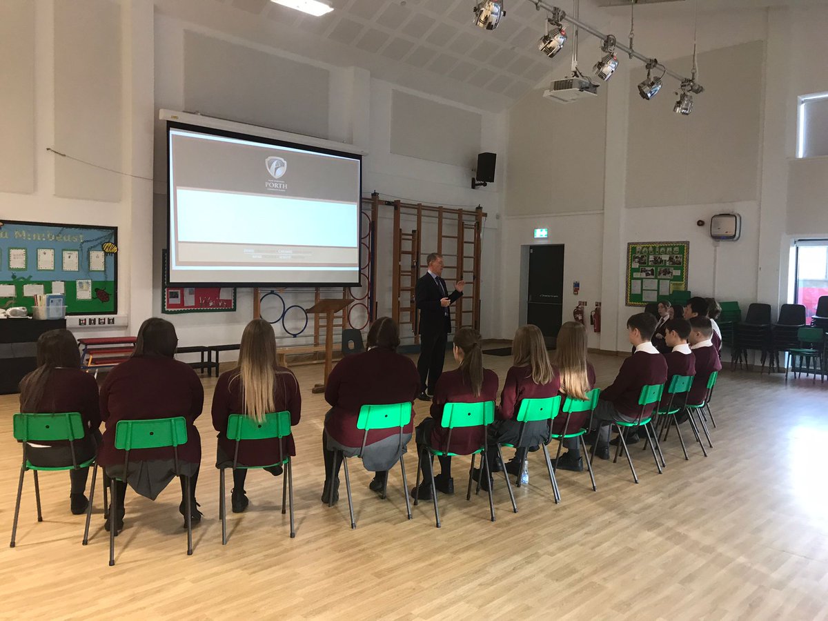 Kateowen's tweet photo. Last day of a week of Inspirational speakers @PorthCSchool.
@RhonddaBryant you were great and truly inspirational!
#inspireme #Ysbrydolifi
#gatsbybenchmarks https://t.co/uILyI8hzlO