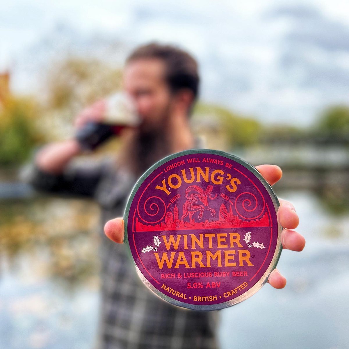 London. Guess who's back? That's right, it's your favourite winter beer 🍺❄️️ 📸: @theprincess_e5