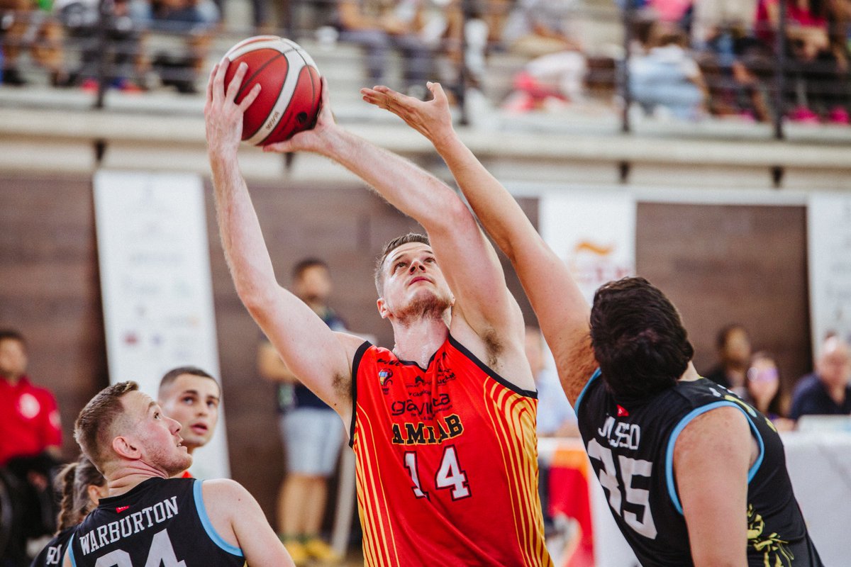 #Baloncesto 🏀 #LigaBSR | El <a href="/BsramiabA/">BSR amiab Albacete</a>  abre diciembre con un gran partido en casa.

➡️ El conjunto dirigido por <a href="/AbrahamCarrionR/">Abraham Carrión</a>  recibirá al Villa de Leganés <a href="/fdifundbsr/">Fundación FDI Villa de Leganés</a>, rival de la parte alta de la clasificación, este sábado a las 17:00 horas en el Pabellón Lepanto.