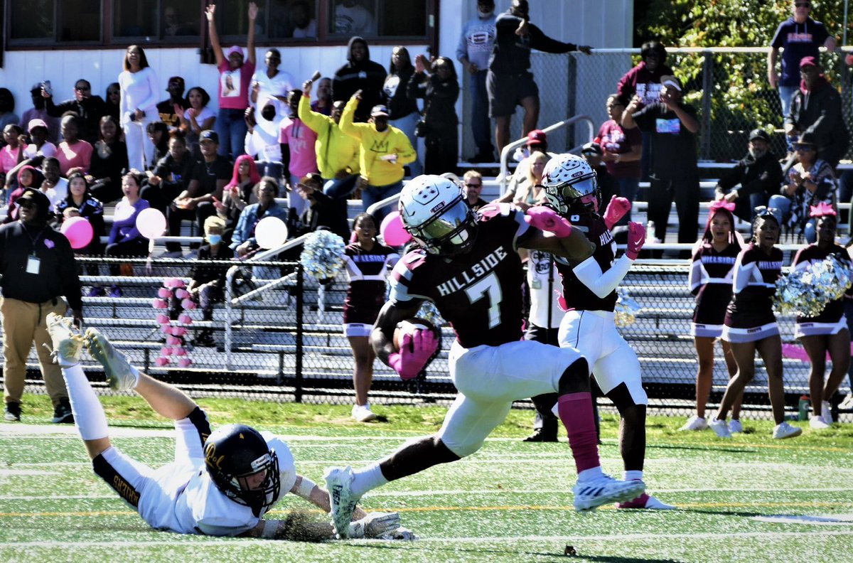 NANNPHOTO51's tweet photo. NJ HS Football Hillside vs Delaware Valley photos & digital at https://t.co/ex6QCy9kKN #HSSportsNJ #NewJerseyHSFB #BCCFootball #HillsideHS #Comets_FB #HillsideAthletics #DelawareValleyHS https://t.co/XFQ5B0qWyI
