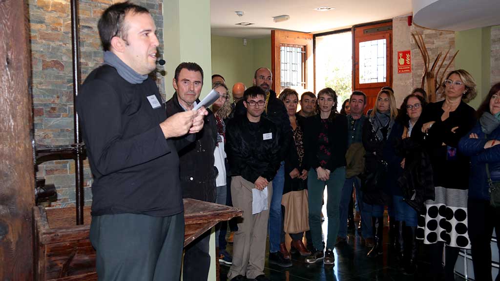 SetmanariEbre's tweet photo. ▶ LA NOTÍCIA: Persones amb diversitat funcional posen en marxa el nou centre d'interpretació la Casa de l'Oli de Tortosa
@SOLDEBRE @aceitesdeoliva_ @terresebre @agriculturacat @fundaciompla @Tortosa @meritxellroige #Tortosa #TerresdelEbre

https://t.co/GQvcY7fYEZ https://t.co/pBwdVOiev8
