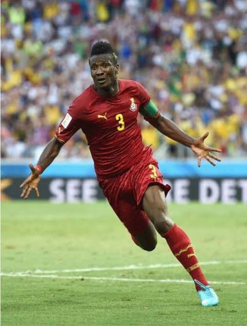 Only man who can save us now 
#babyjet #GHAURU #WorldCup