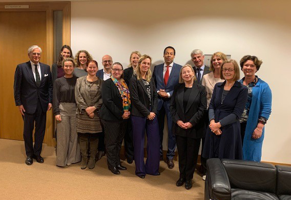 Toegang tot het recht en het verkrijgen van advies, ondersteuning en rechtsbijstand is een belangrijke voorwaarde voor een goed functionerende rechtsstaat. Hierover spraken de NOvA, <a href="/mediationMfN/">MediatorsfederatieNL</a> <a href="/JuridischLoket/">Juridisch Loket</a> en <a href="/RRechtsbijstand/">Raad Rechtsbijstand</a> met
@ministervRB. 

advocatenorde.nl/nieuws/nova-in…