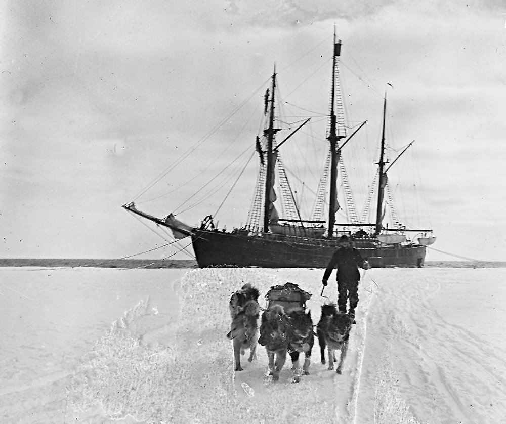 lfarrec's tweet photo. Roald Amundsen: (NOR, 1872-1928)
Conocido por liderar la primera expedición que llegó al Polo Sur. Llegó el 14 de diciembre de 1911, antes que la del grupo liderado por el británico Robert Falcon. También formó parte de la primera expedición aérea que sobrevoló el Polo Norte. https://t.co/Vq3BO8Z3rN