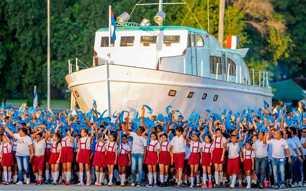 “Si salimos, llegamos; si llegamos, entramos; si entramos, triunfamos” #FidelCastro
#Cuba conmemora el aniversario 66 de desembarco de #YateGranma.