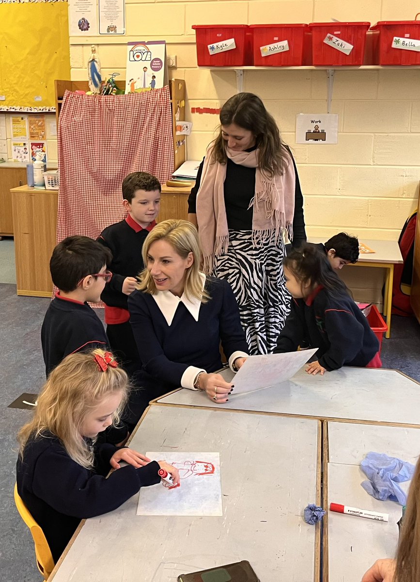josephamadigan's tweet image. Great morning in Cork with my @FineGael colleagues @davidstantontd &amp;amp; @SusanMcCarthyFG joining students &amp;amp; staff in Scoil Bhríde &amp;amp; CBS Primary in Midleton. 9 special classes between the two schools, an amazing endorsement of #SpecialEducation!
(joined by Alfie the therapy dog 🐩😊)
