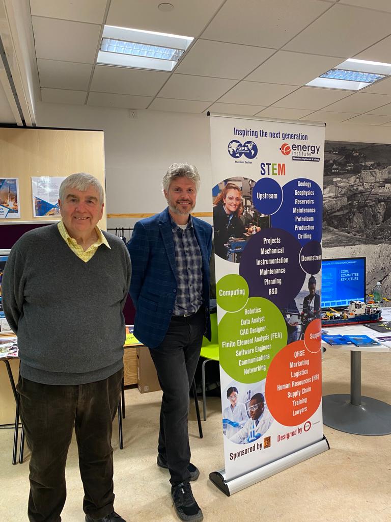 Our Energy4Me SCG committee and volunteers have had a busy week supporting both Oldmeldrum and Kemnay Academy career fayres. There were lots of engaging conversations with the pupils on STEM related careers and they all had a lot of fun using the VR kits that were taken along.