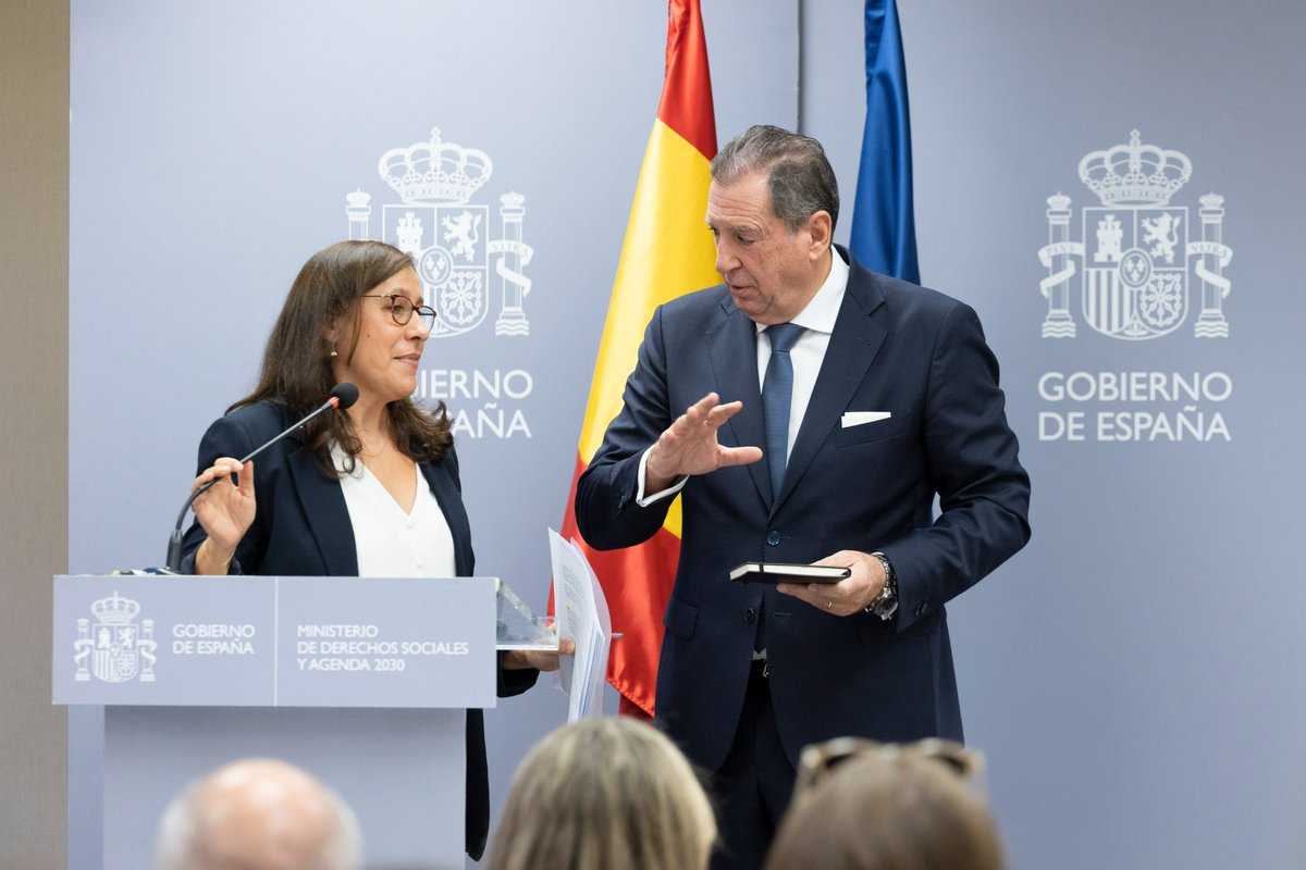 ORH_RH's tweet photo. ¿Quiénes son las empresas que más apuestan por la salud, flexibilidad y sostenibilidad? @Fujitsu_ES, @MerkleSpain y @build38dotcom han sido los ganadores del premios #premiossfs 2022, organizados por ORH y @cvalora, con el apoyo de @MSocialGob. 👉https://t.co/guLQB1pQJ7 https://t.co/PNFuEFREPu