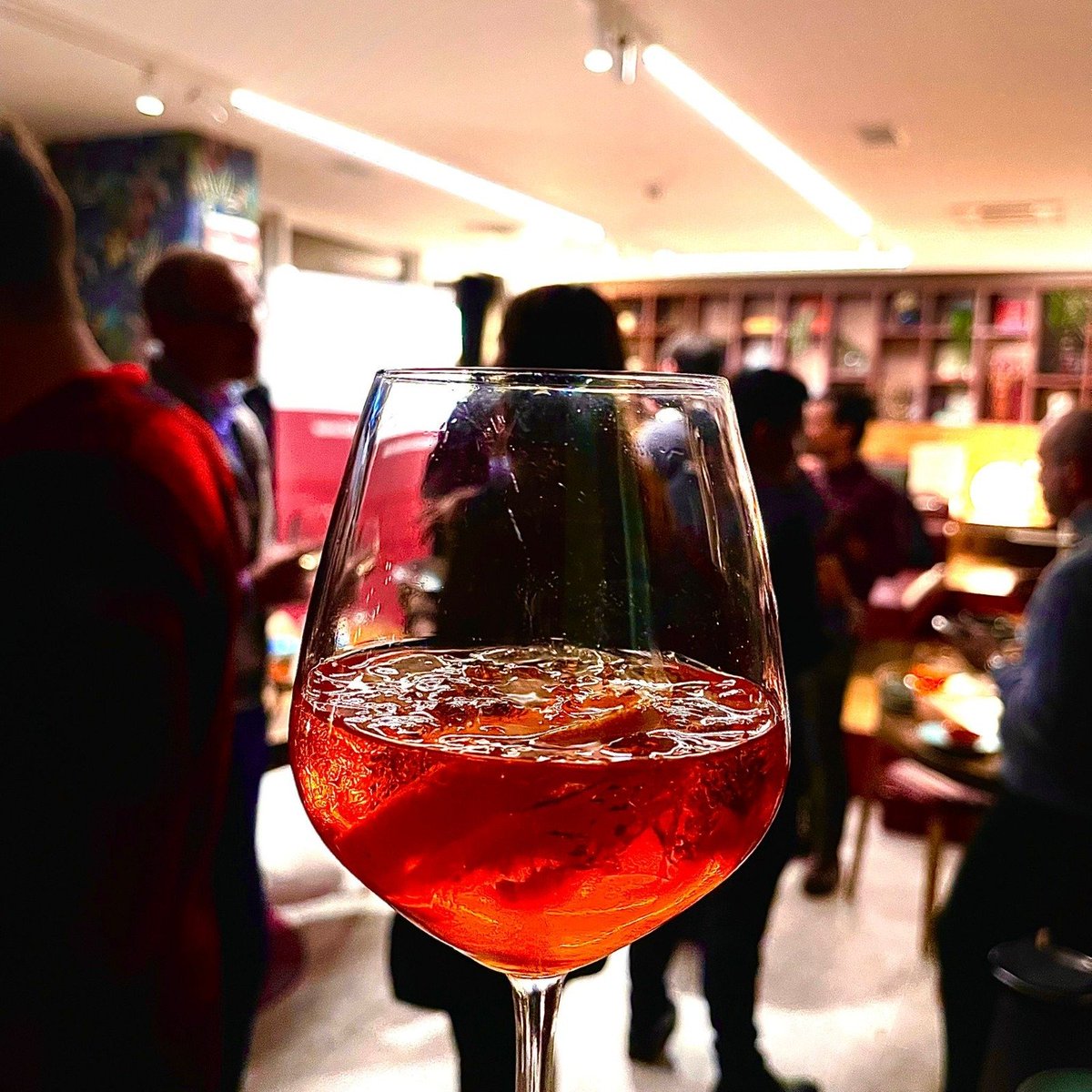 BicoccAlumni's tweet photo. #cosafacciamo APERINETWORK DI NATALE 🍹🎙
Ecco le foto della splendida serata di ieri, in occasione del nostro aperinetwork di natale a tema maglioni brutti.
Un ringraziamento speciale a tutti i presenti, con l'augurio di incontrarci di nuovo ai nostri prossimi eventi👏❤️@unimib https://t.co/cOMsvGh7k4