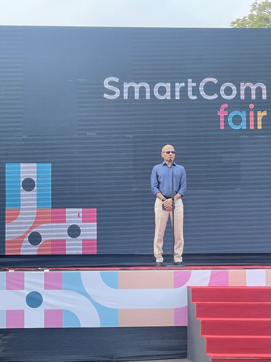 MyHulhumalemv's tweet image. @Dhiraagu CEO and MD Ismail Rasheed addresses the attendees as the Chief Guest of SmartCom Fair 2022

#MyHulhumalé #SmartComFair #EnablingConnectedCommunities @SmartCommv #AharenvesSmart