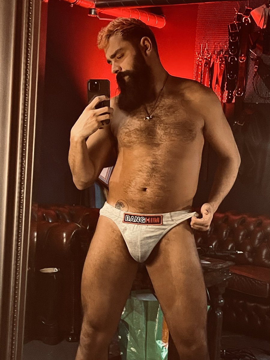 👊🏽Bang Him👊🏽
#briefs #underwear #muscle #musclegrowth