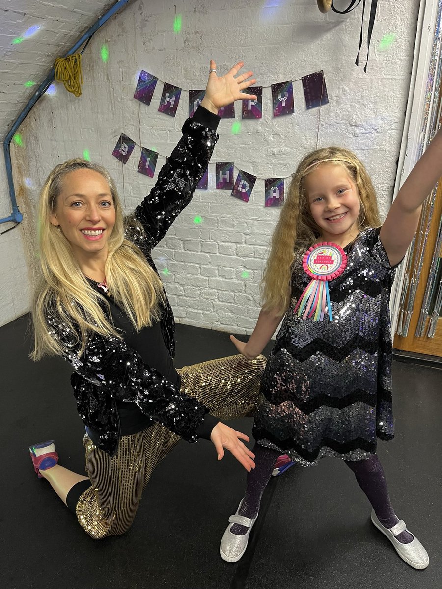 DPDancer's tweet photo. Big smiles all round for Florence’s 9th birthday! Super fun disco dance party with all her friends #danceparties #dance #kidsparties #partyideas #partythemes #childrensparties https://t.co/thMIDsf29h